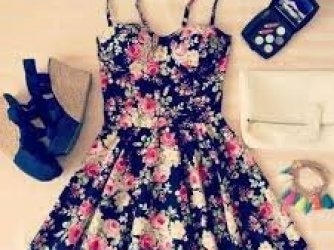 Um Vestido Florido e Um Salto Simples